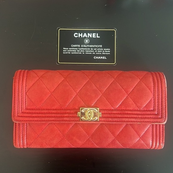 Red Chanel Quilted Lambskin Boy Wallet - Picture 1 of 12